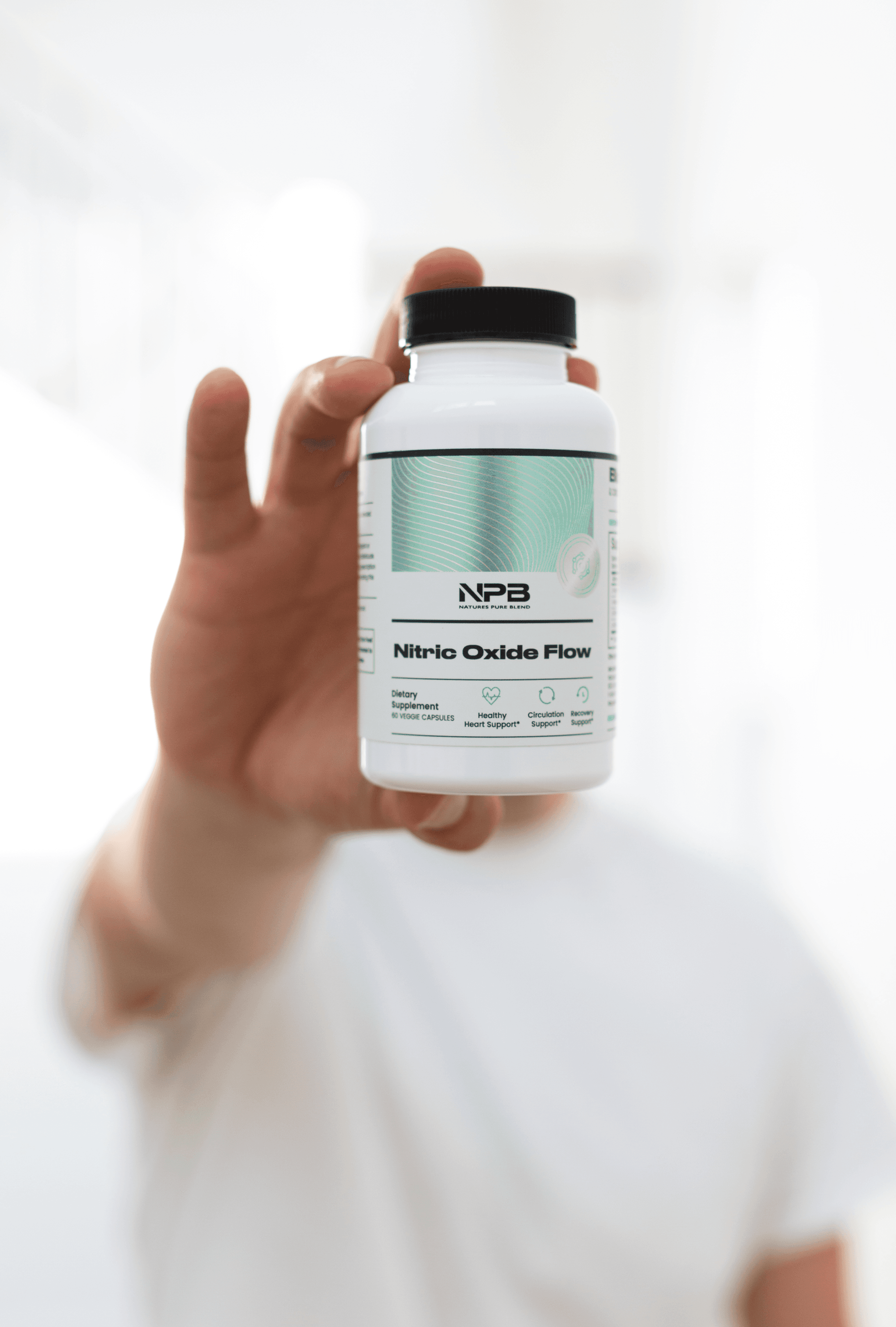 man holding nitric oxide flow
